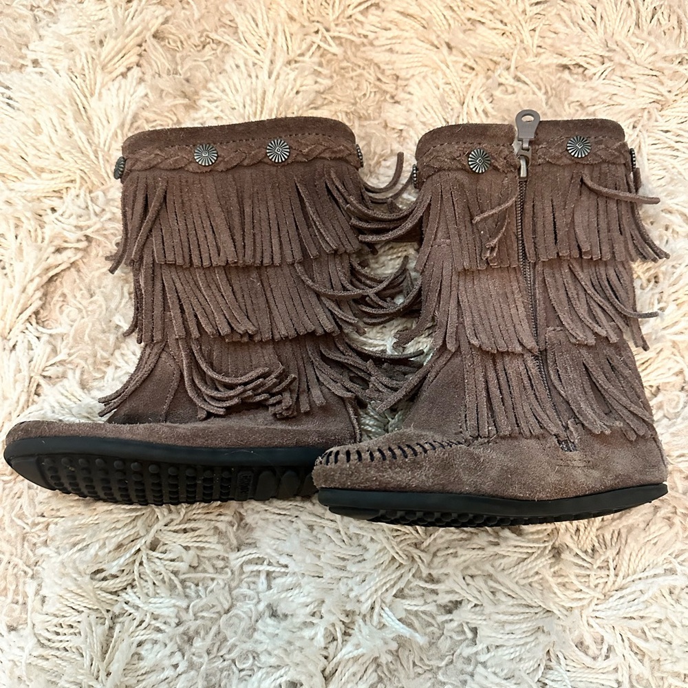 Minnetonka Brown Fringe Suede Boots